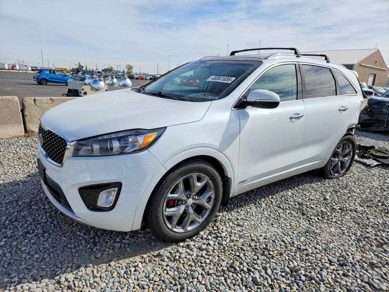 Salvage Kia Sorento Image