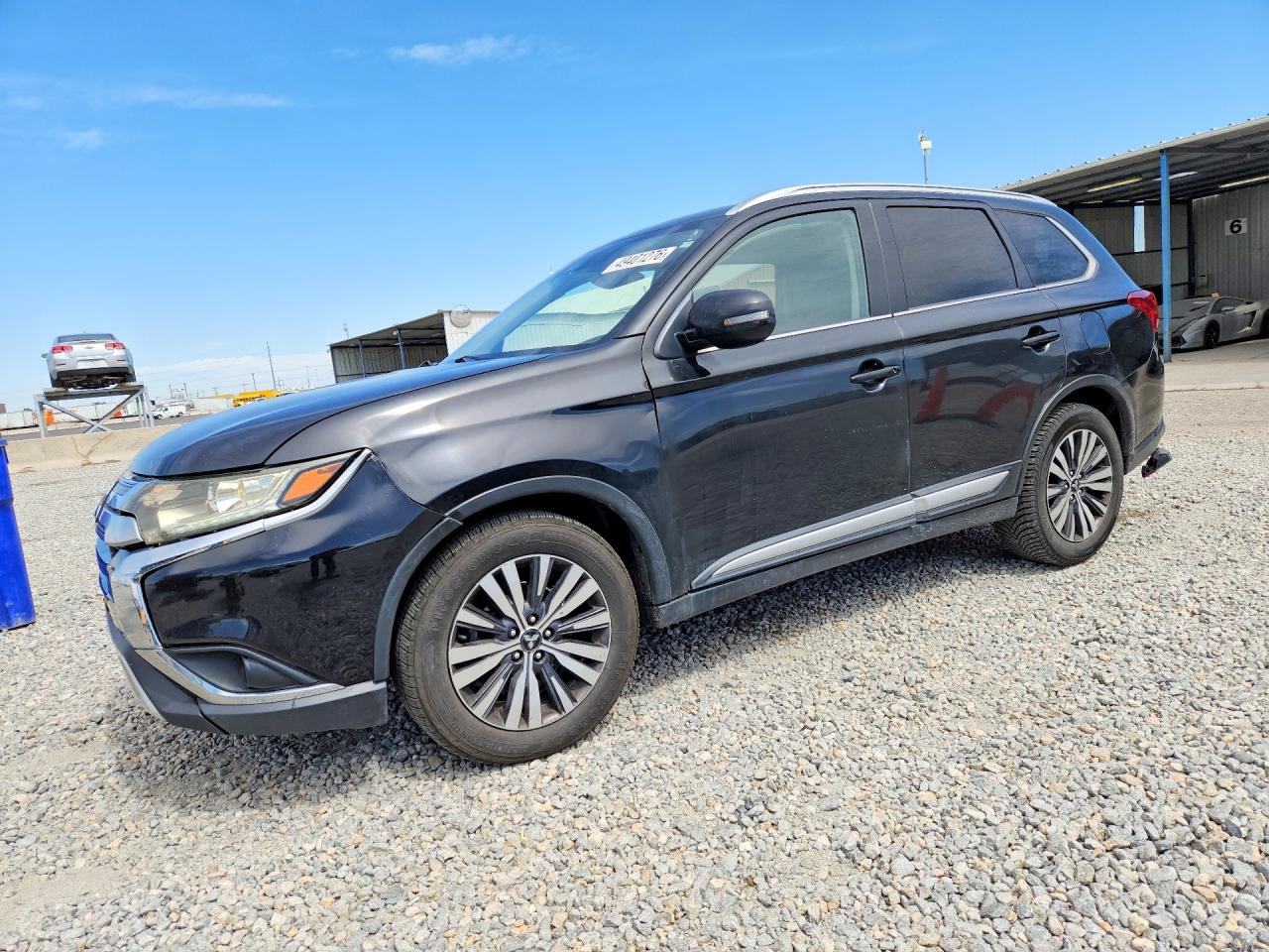 Salvage Mitsubishi Outlander Image