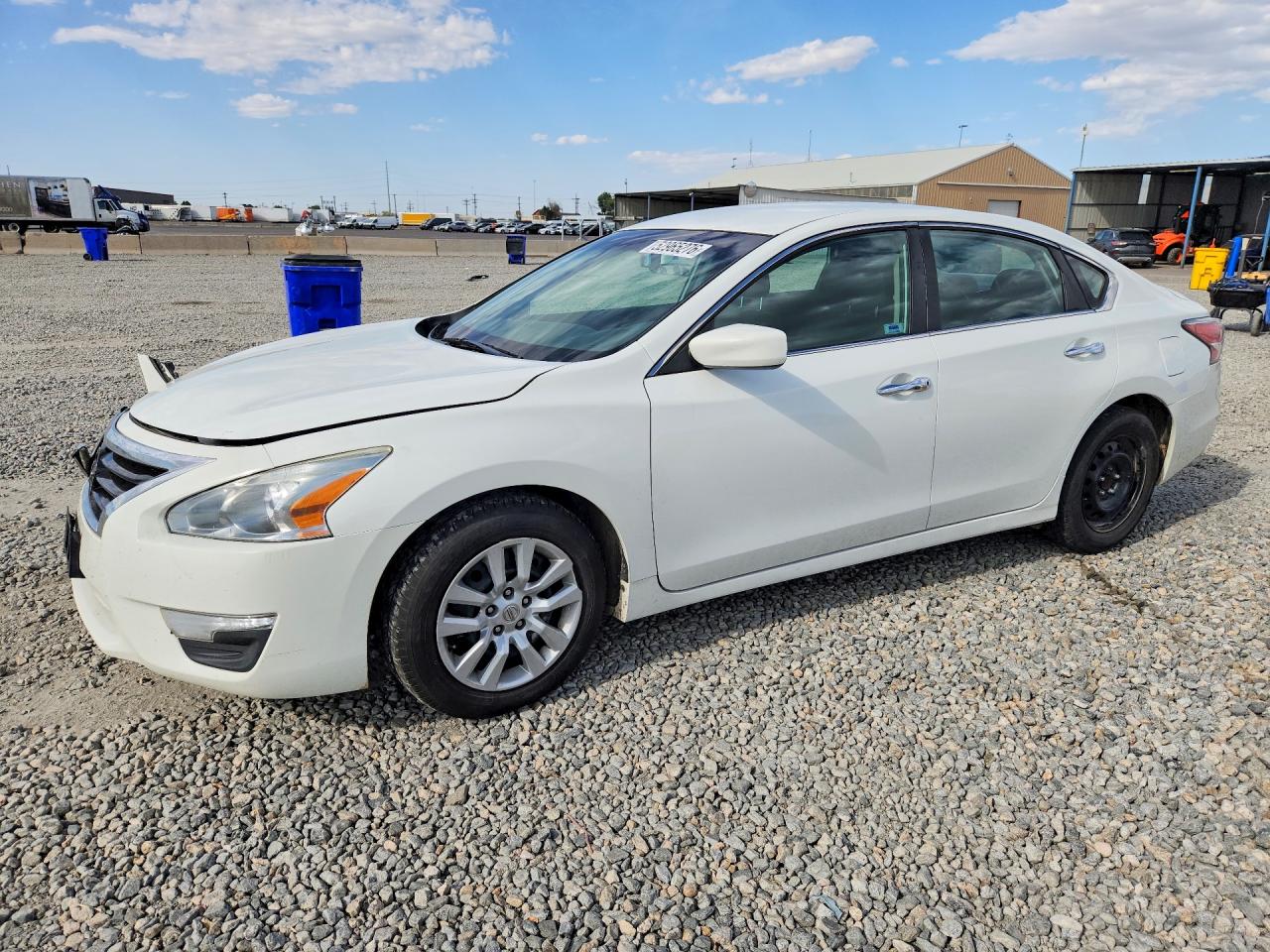 Salvage Nissan Altima Image