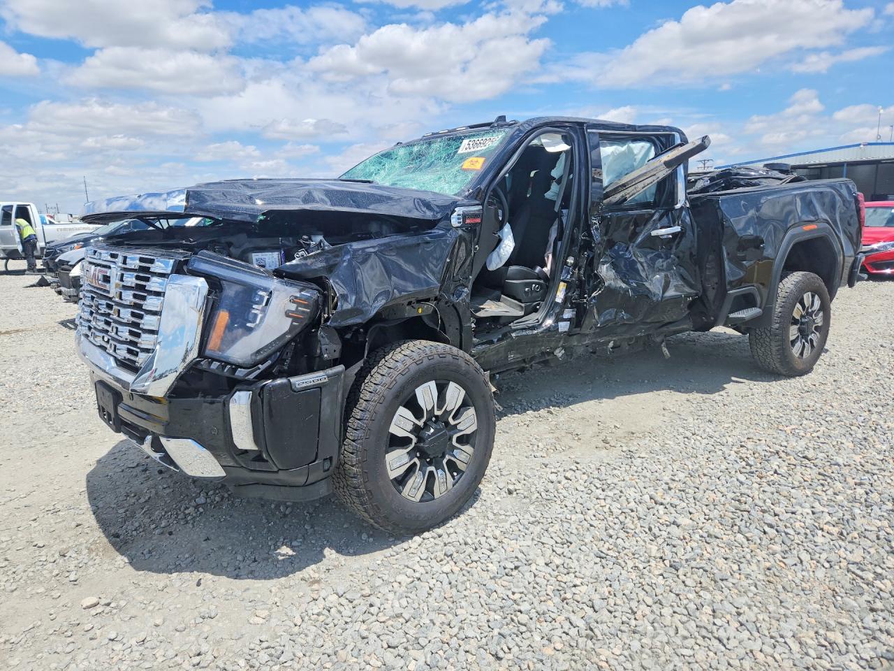 Salvage GMC Sierra Image