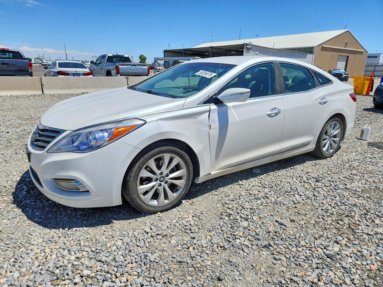 Salvage Hyundai Azera Image