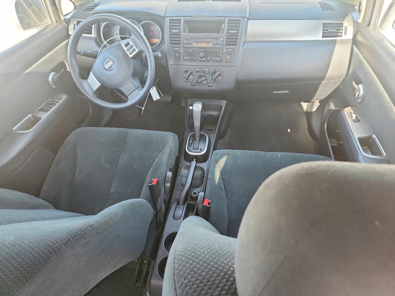 Nissan Versa 1.8 S