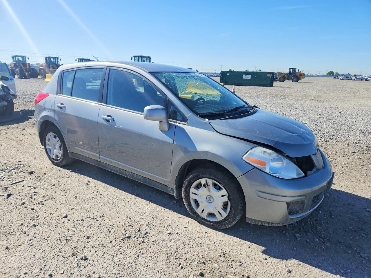 Nissan Versa 1.8 S