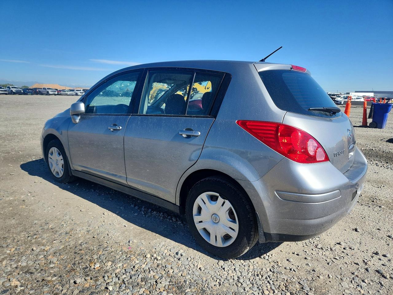 Nissan Versa 1.8 S