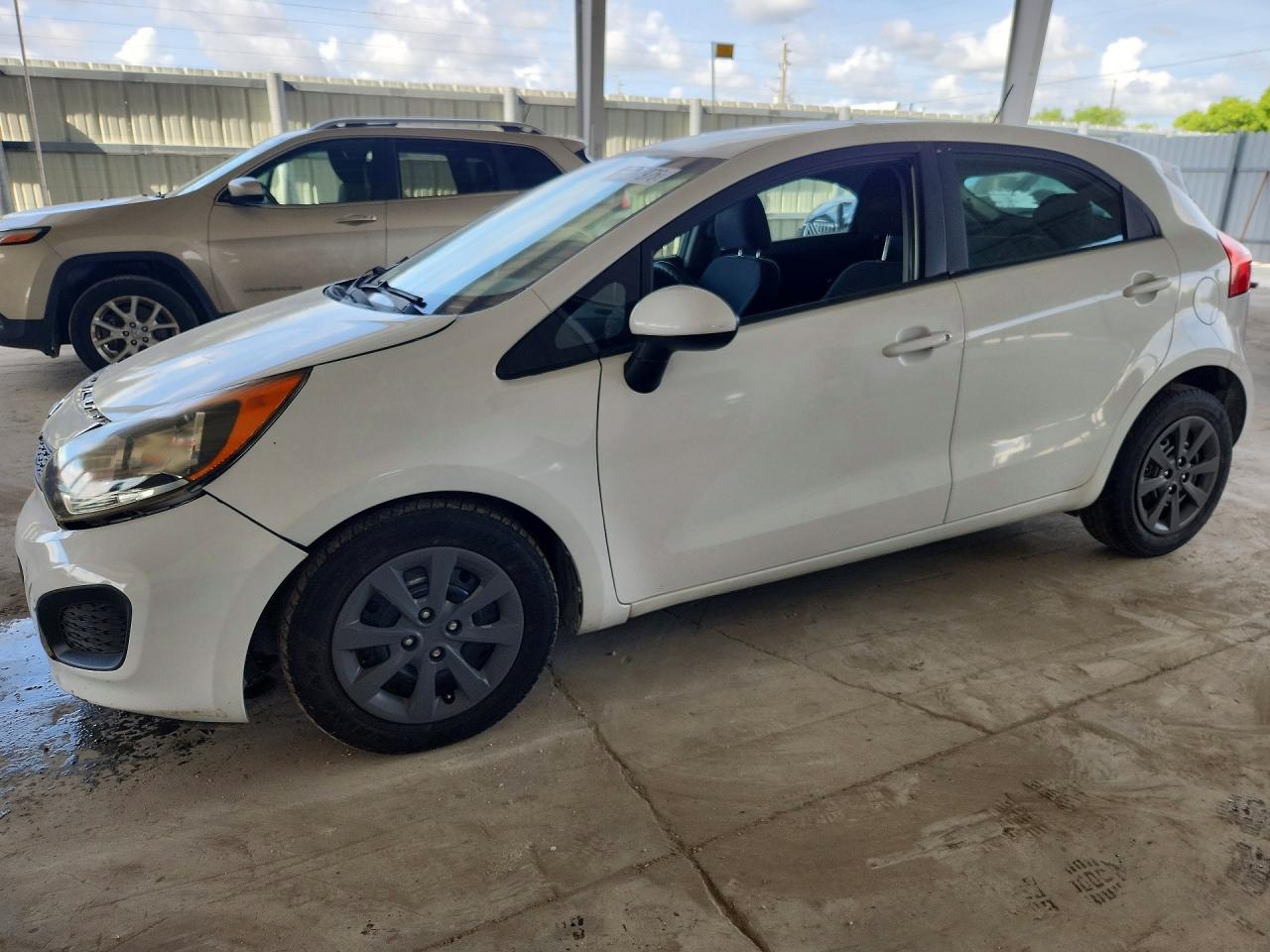 Salvage Kia Rio Image