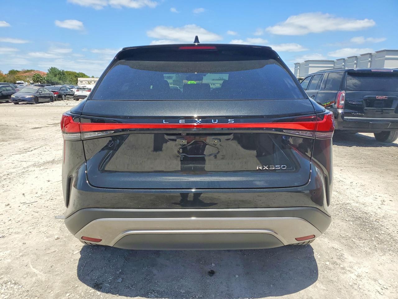 Lexus RX Base