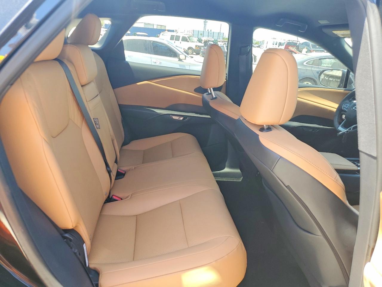 Lexus RX Base