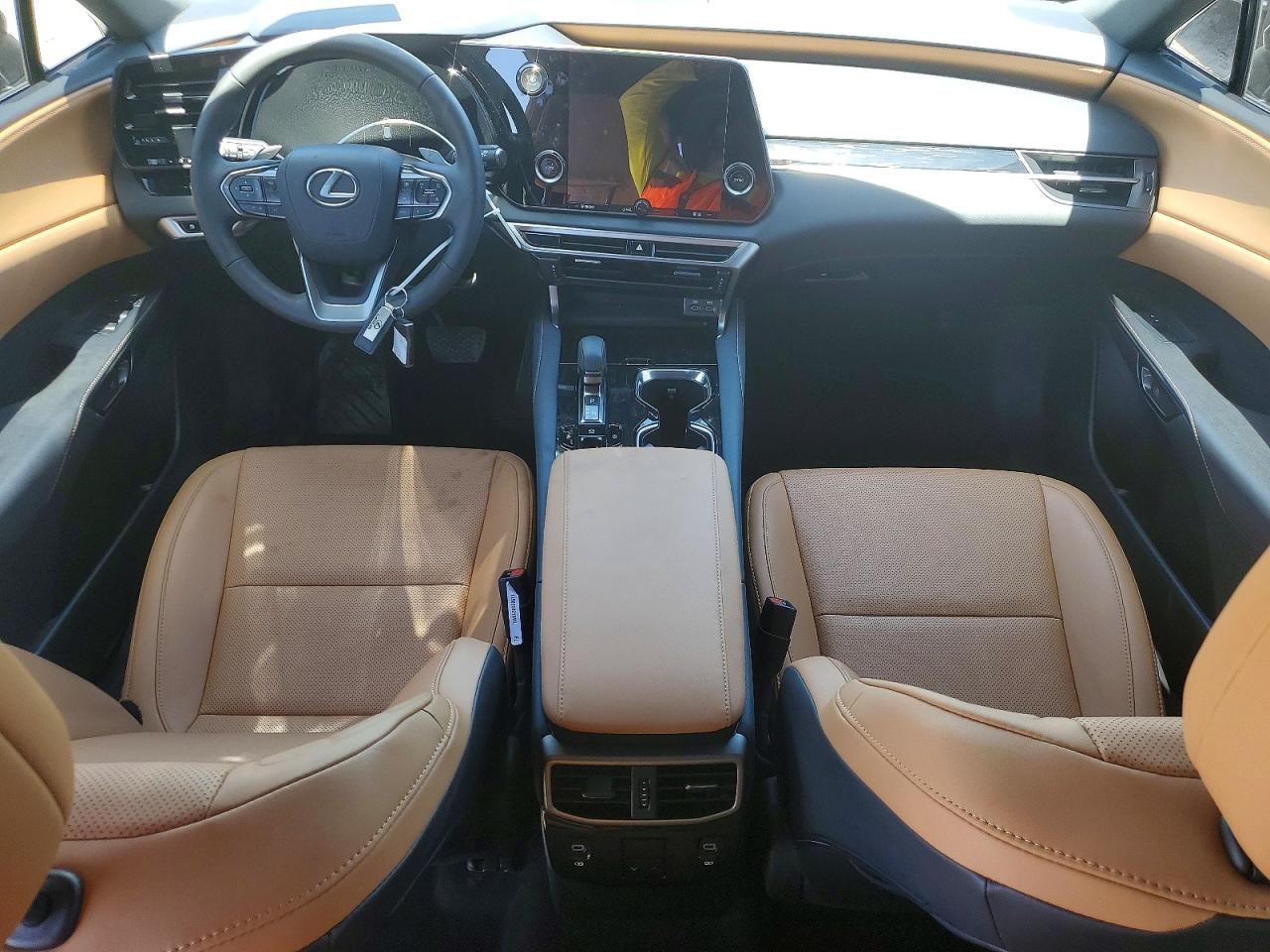Lexus RX Base