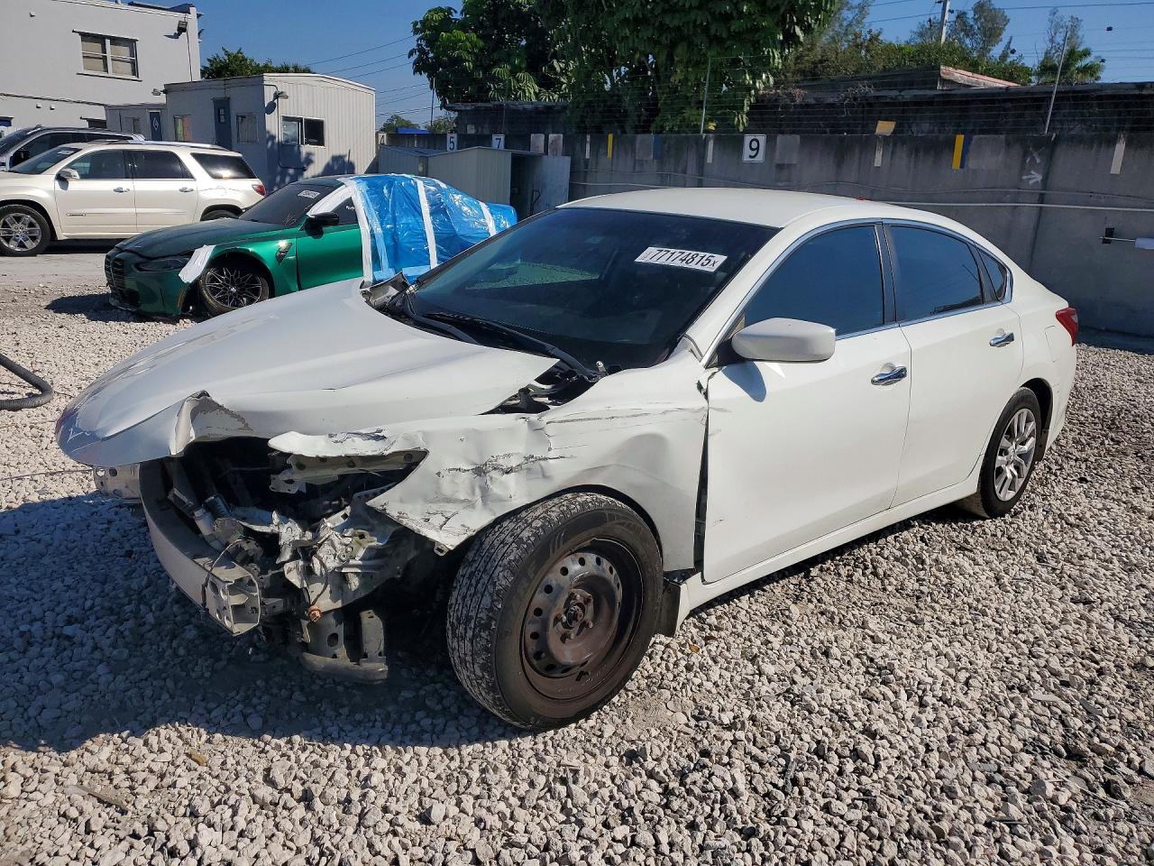 Salvage Nissan Altima Image