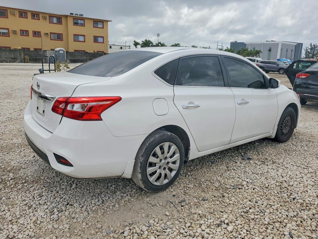 Nissan Sentra S