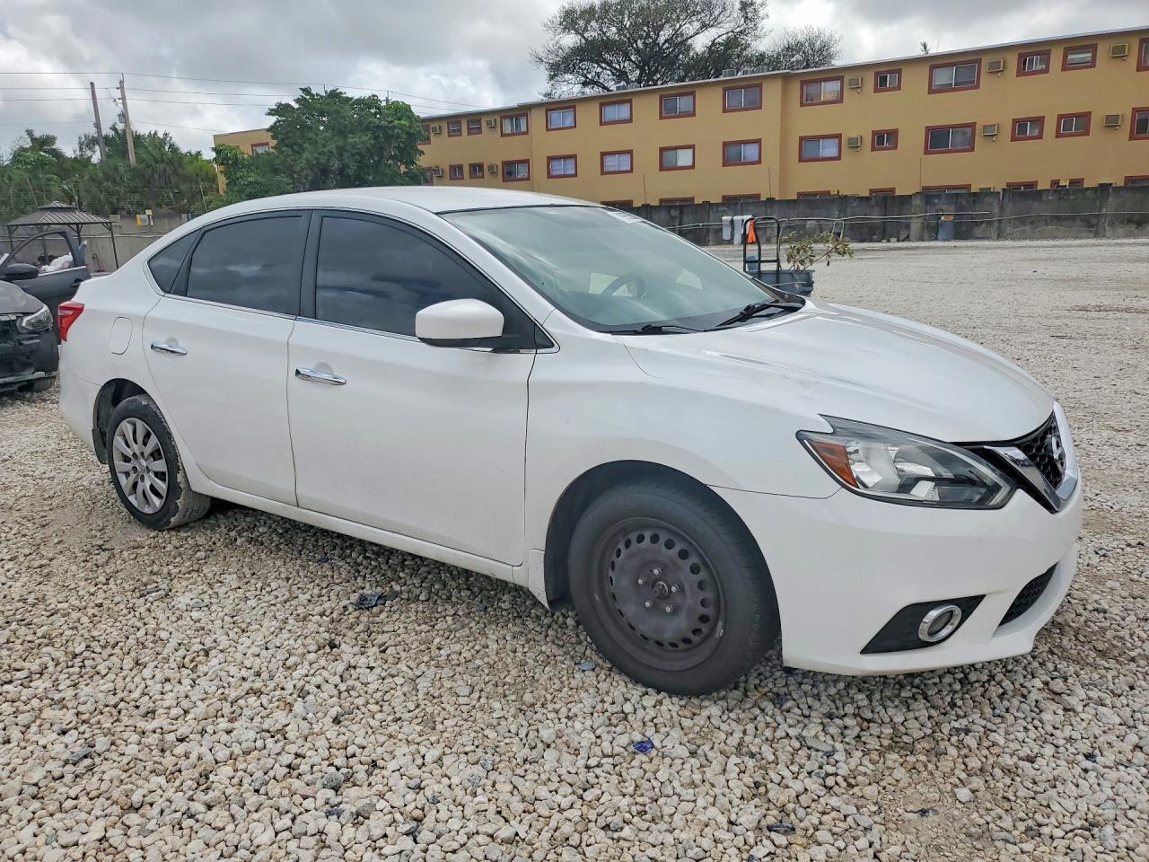 Nissan Sentra S