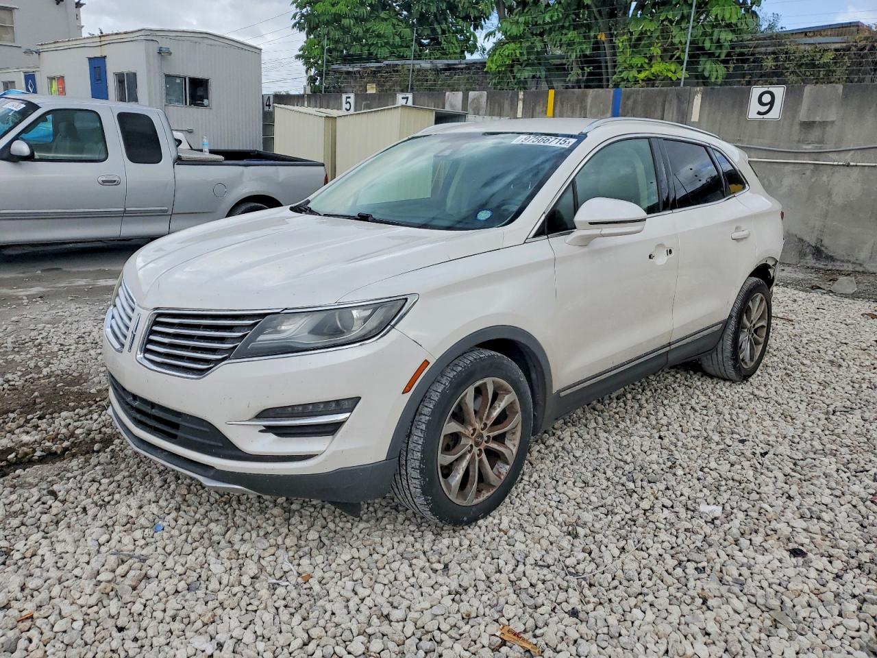 Salvage Lincoln MKZ Image