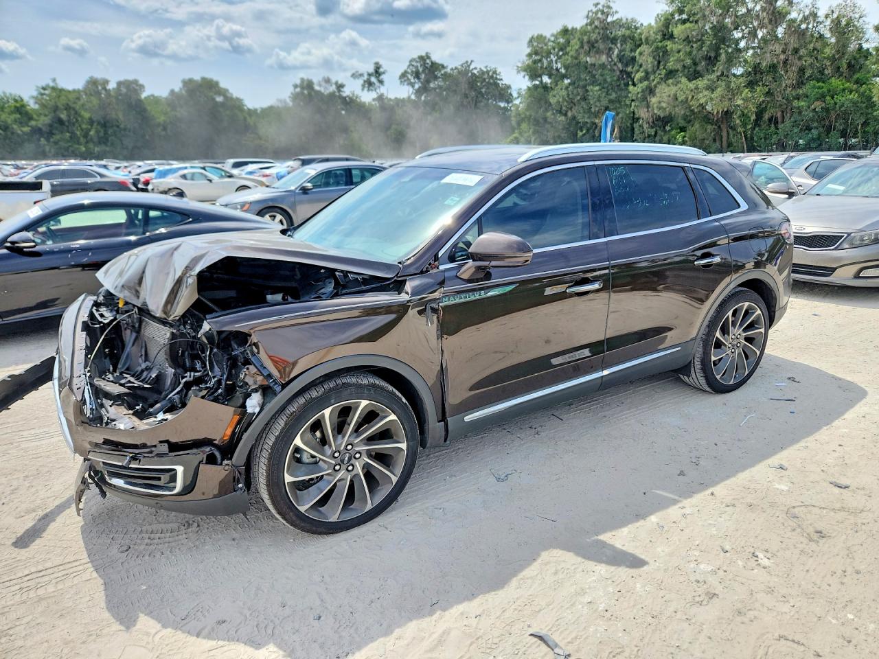 Salvage Lincoln Nautilus Image