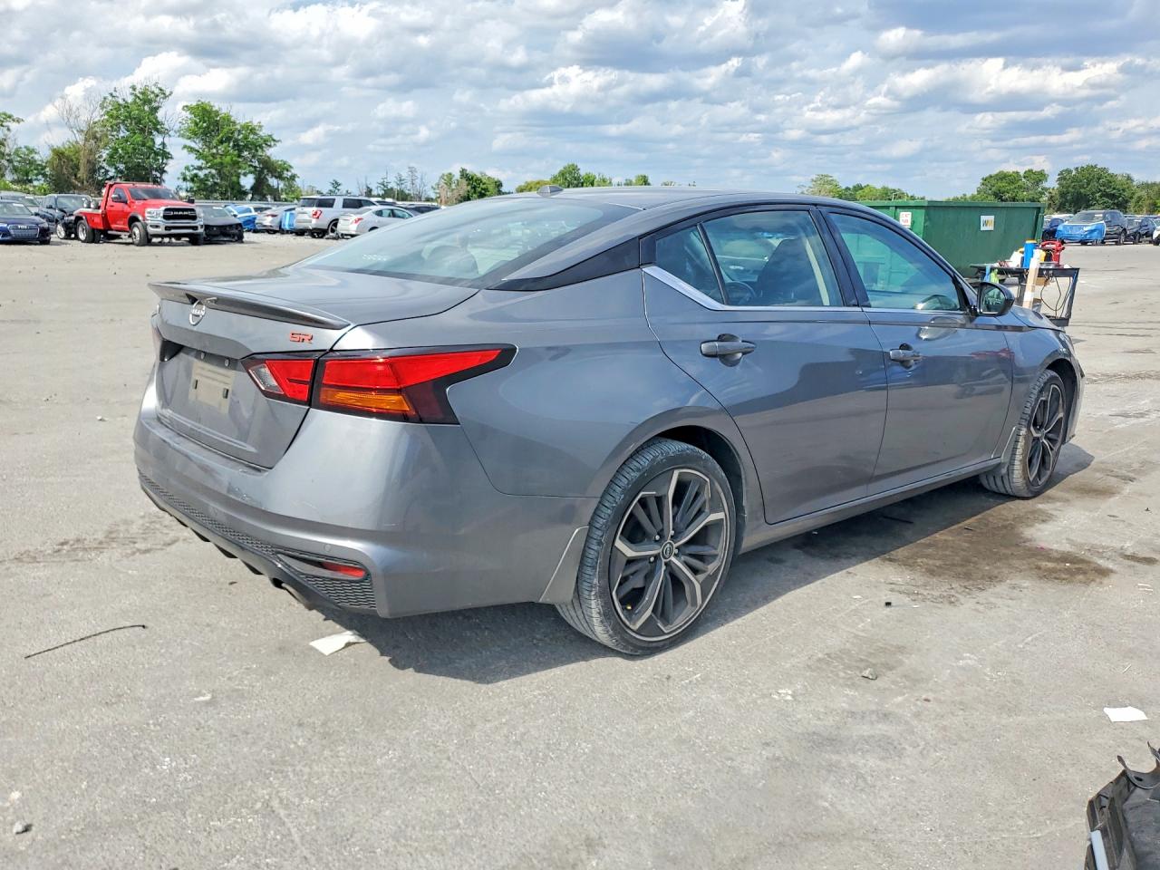 Nissan Altima Sr