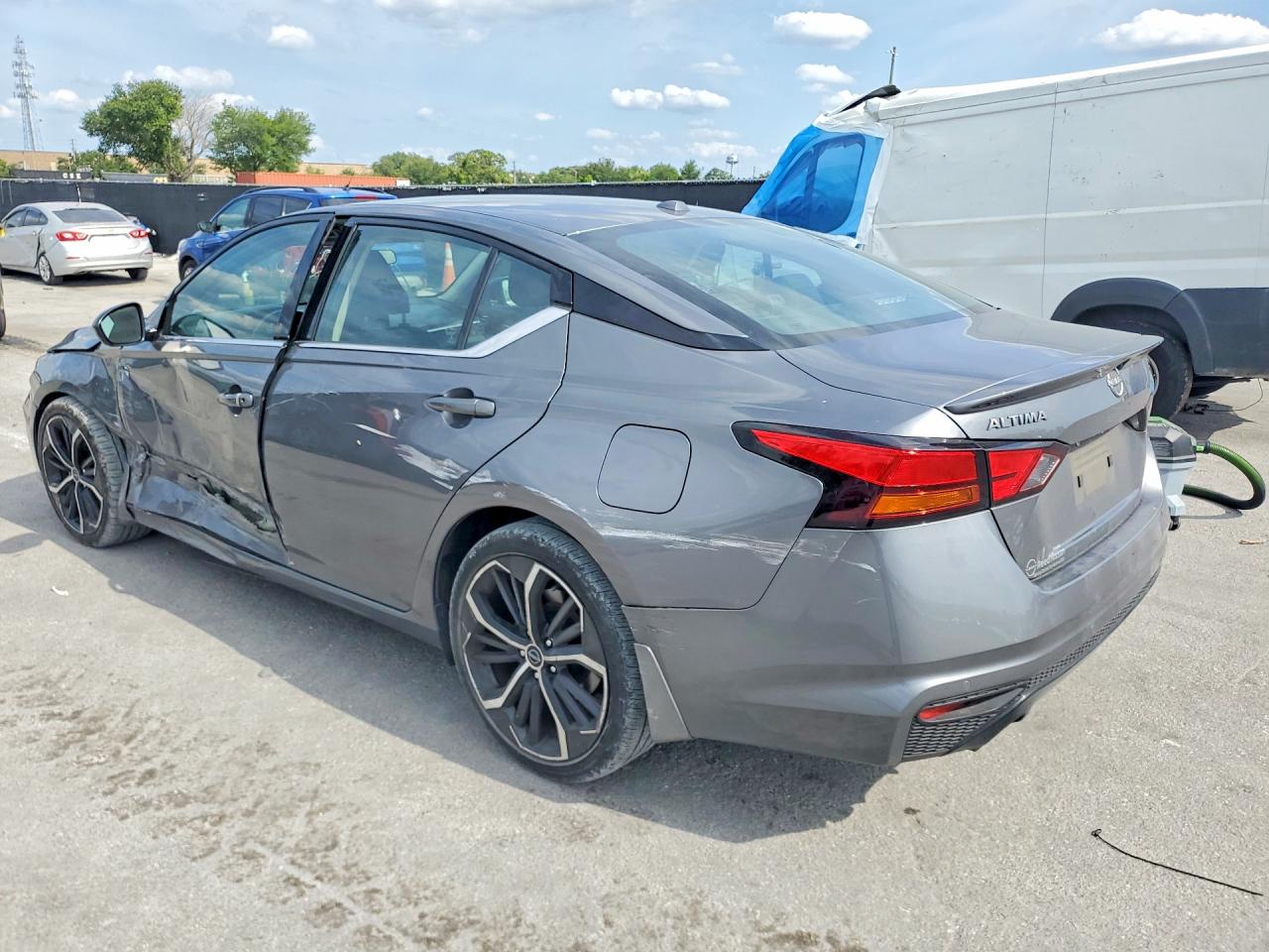 Nissan Altima Sr