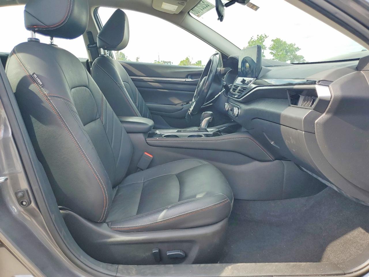 Nissan Altima Sr