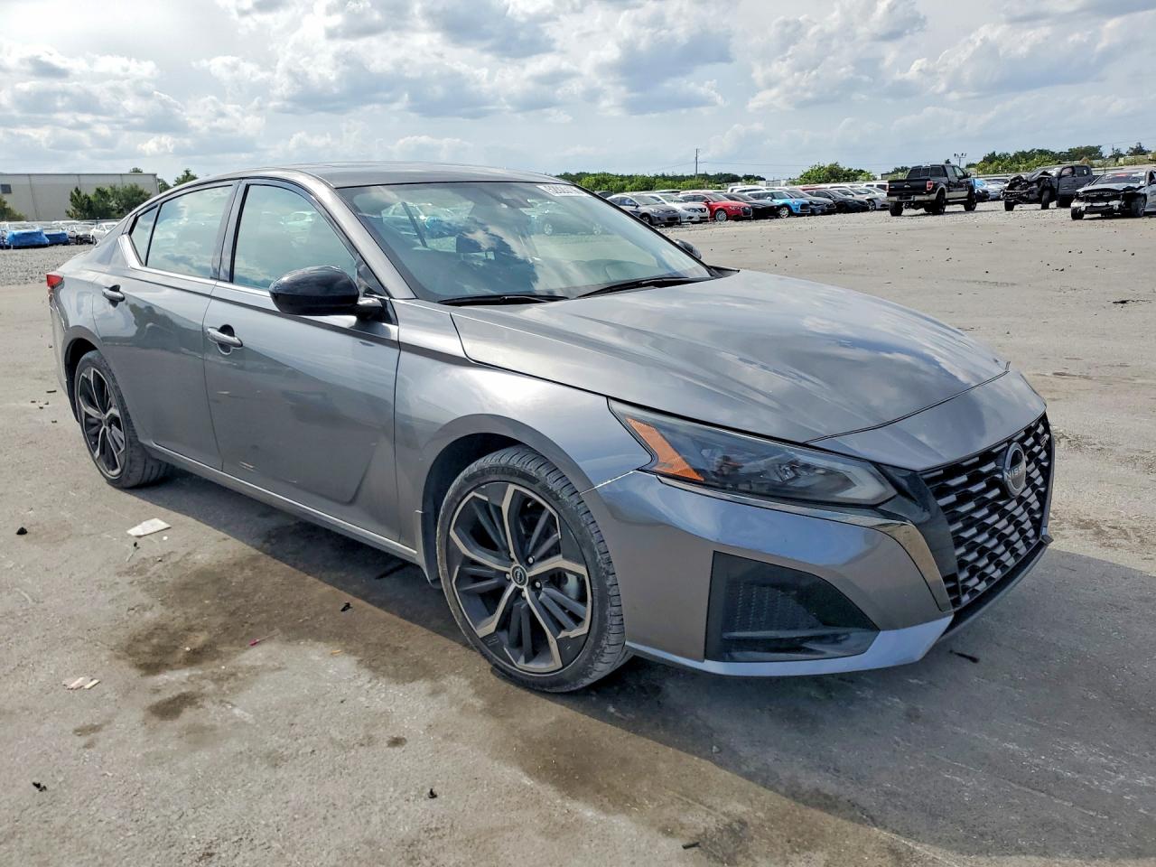 Nissan Altima Sr