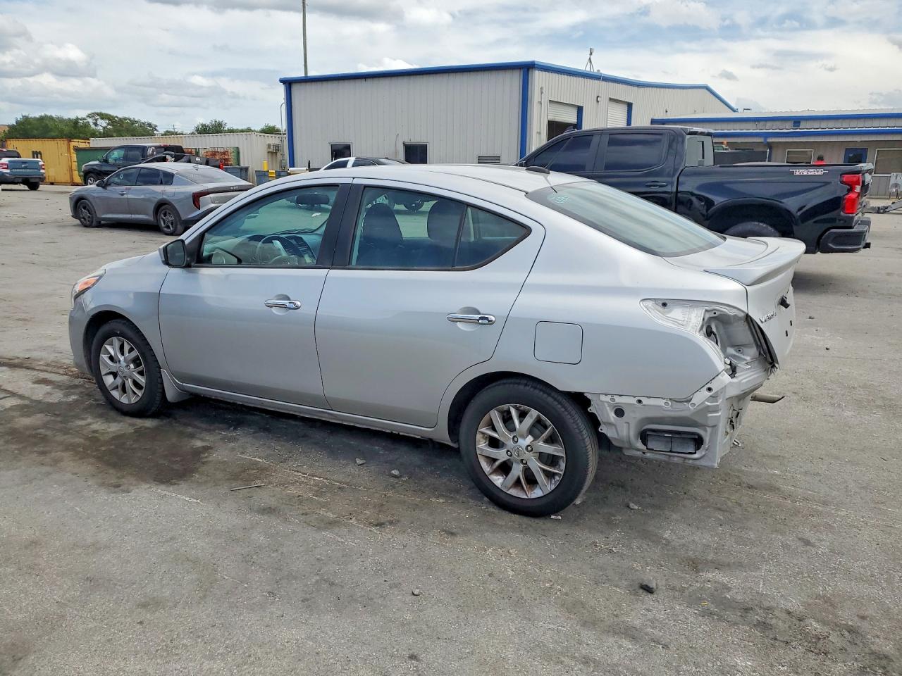 Nissan Versa Sv
