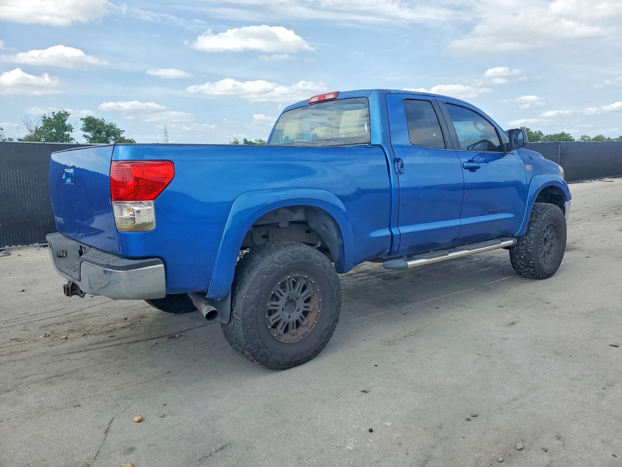 Toyota Tundra Double Cab Sr5