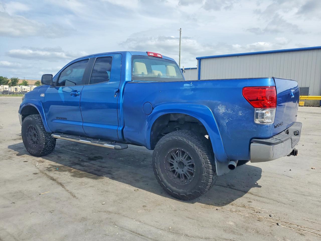 Toyota Tundra Double Cab Sr5