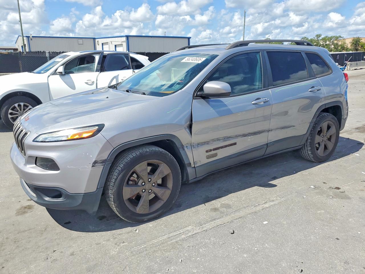 Salvage Jeep Cherokee Image