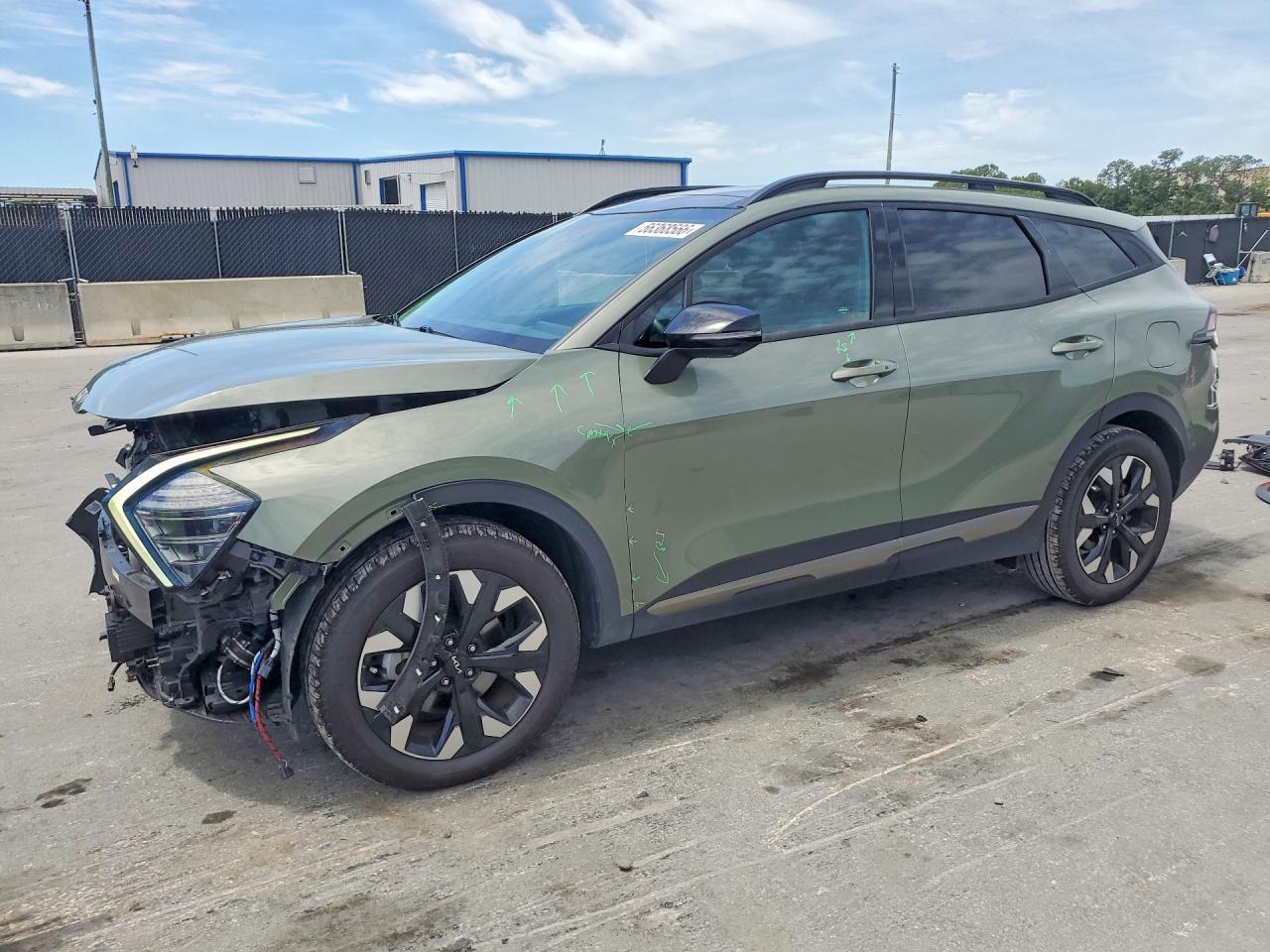 Salvage Kia Sportage Image