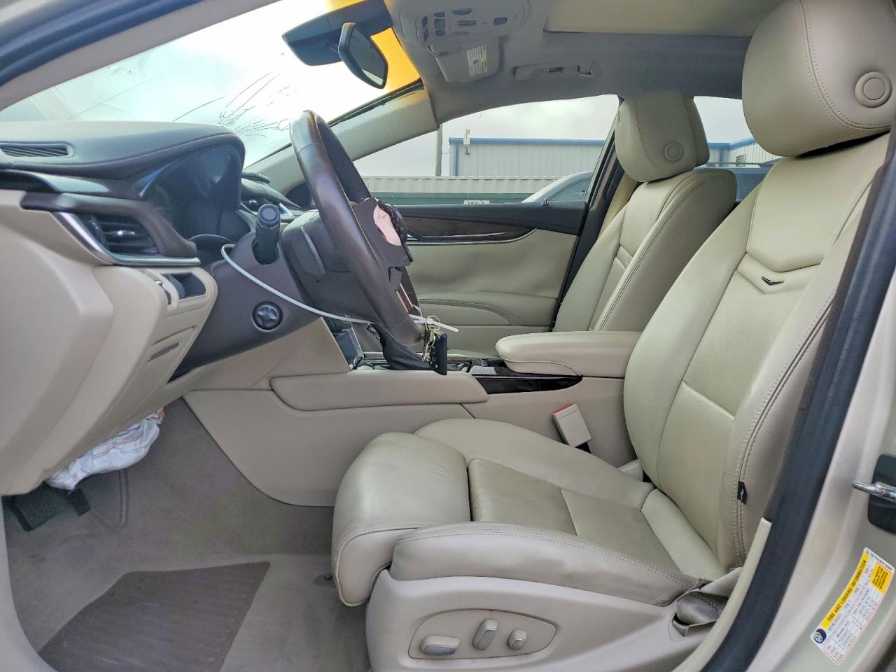 Cadillac XTS Luxury Collection