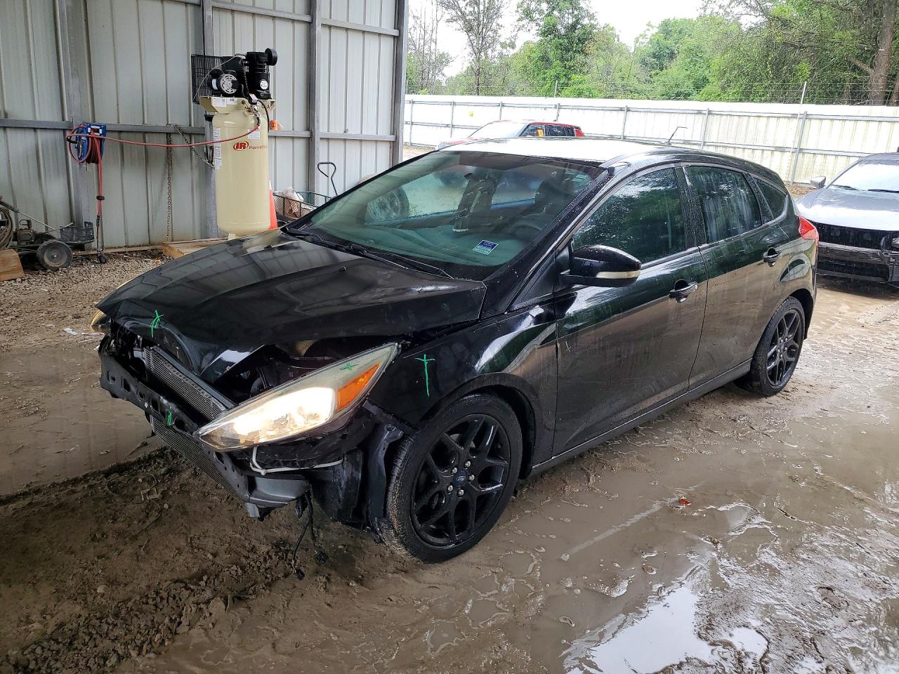Salvage Ford Focus Image