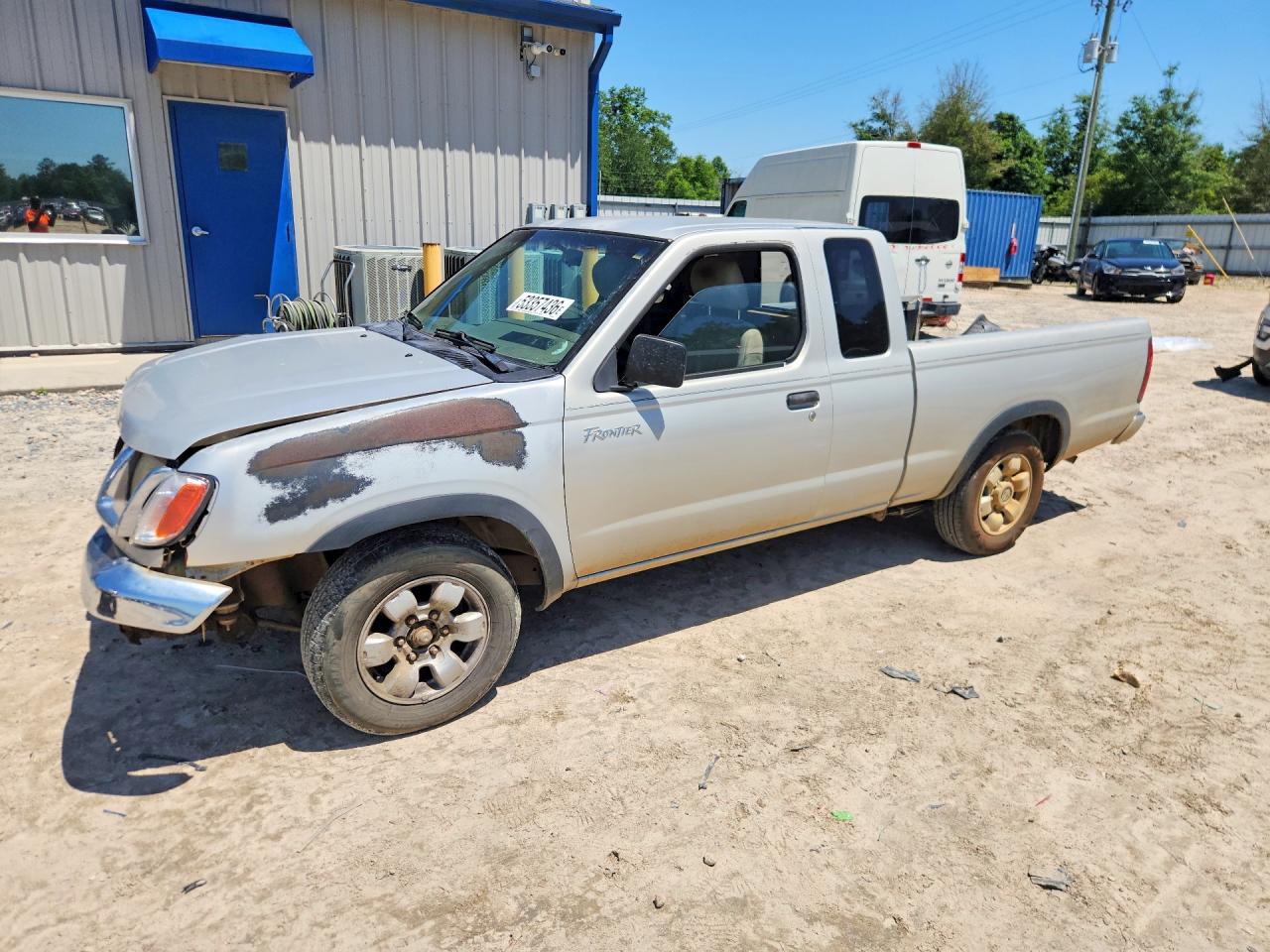 Salvage Nissan Frontier Image