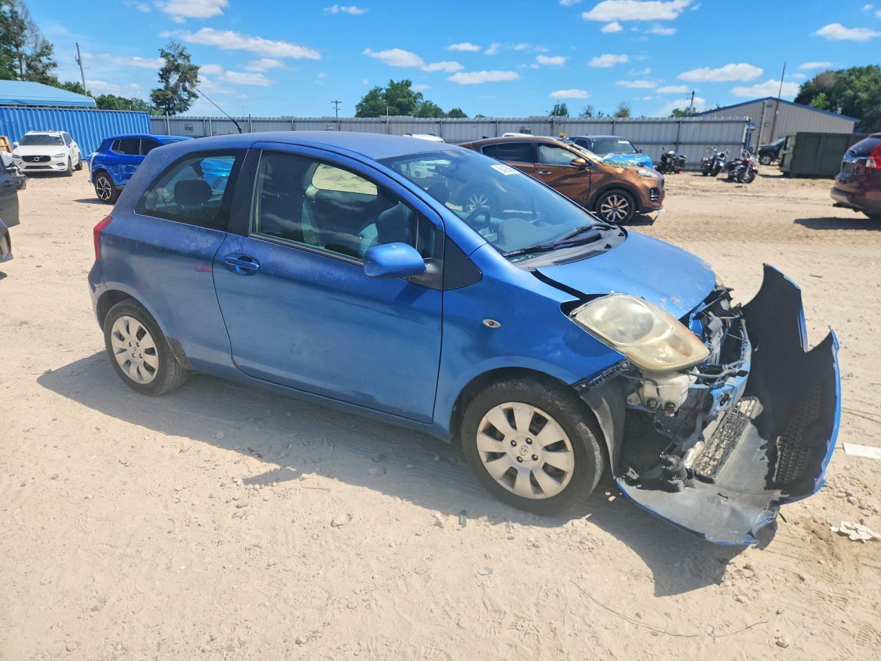 Toyota Yaris Base