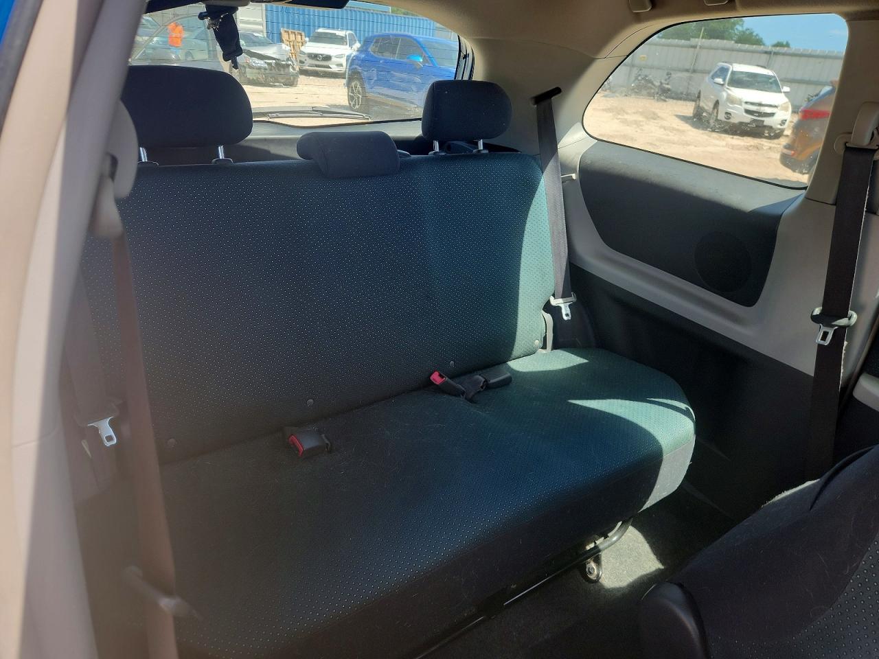 Toyota Yaris Base
