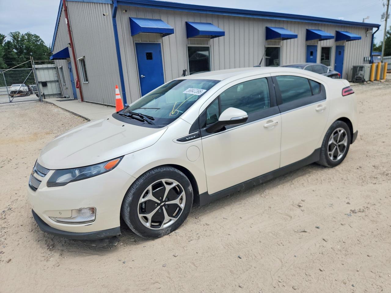 Salvage Chevrolet Volt Image