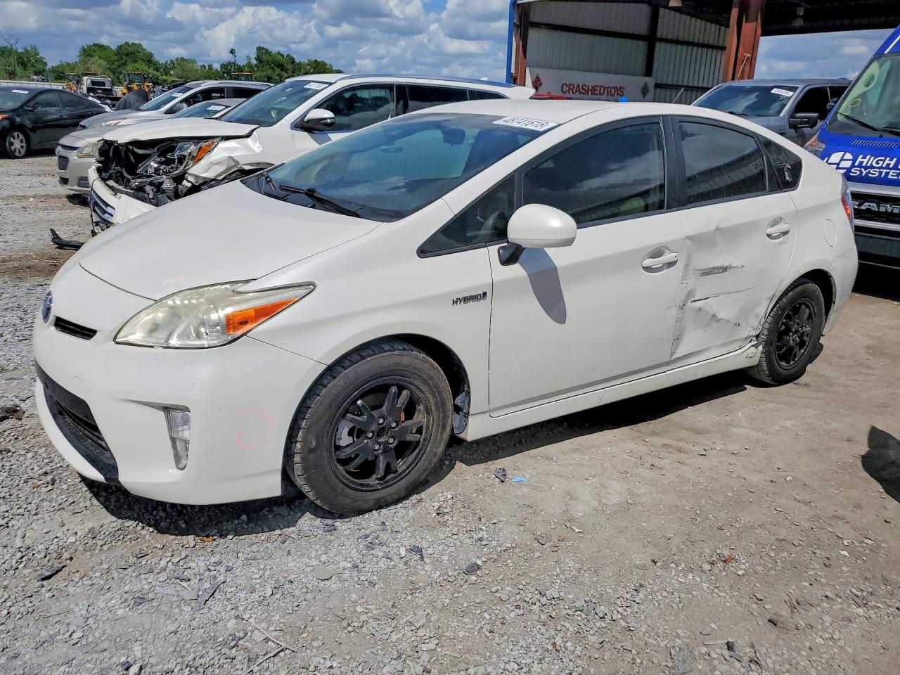 Salvage Toyota Prius Image