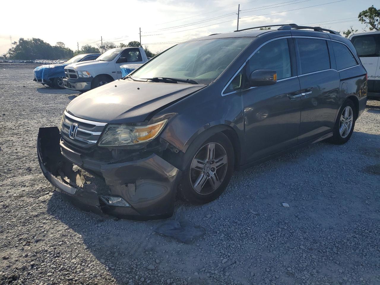 Salvage Honda Odyssey Image