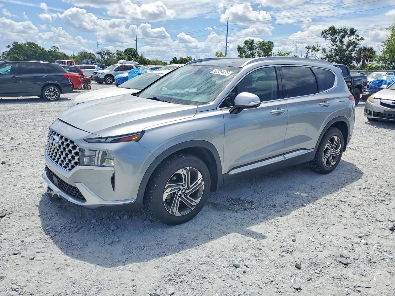 Salvage Hyundai SANTA FE Image