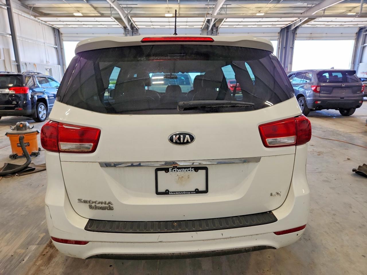 Kia Sedona Lx