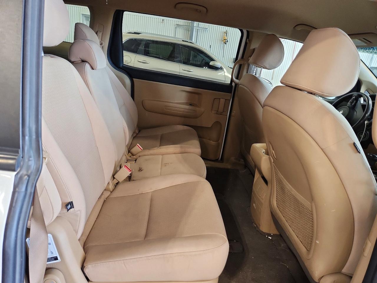 Kia Sedona Lx