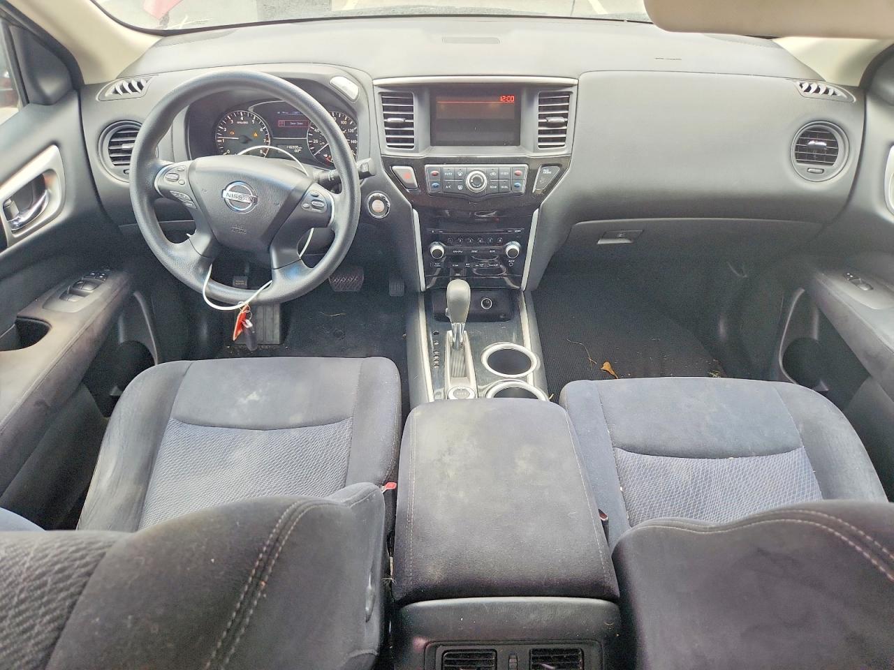 Nissan Pathfinder S