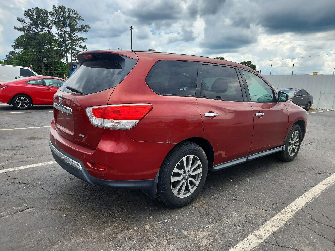 Nissan Pathfinder S
