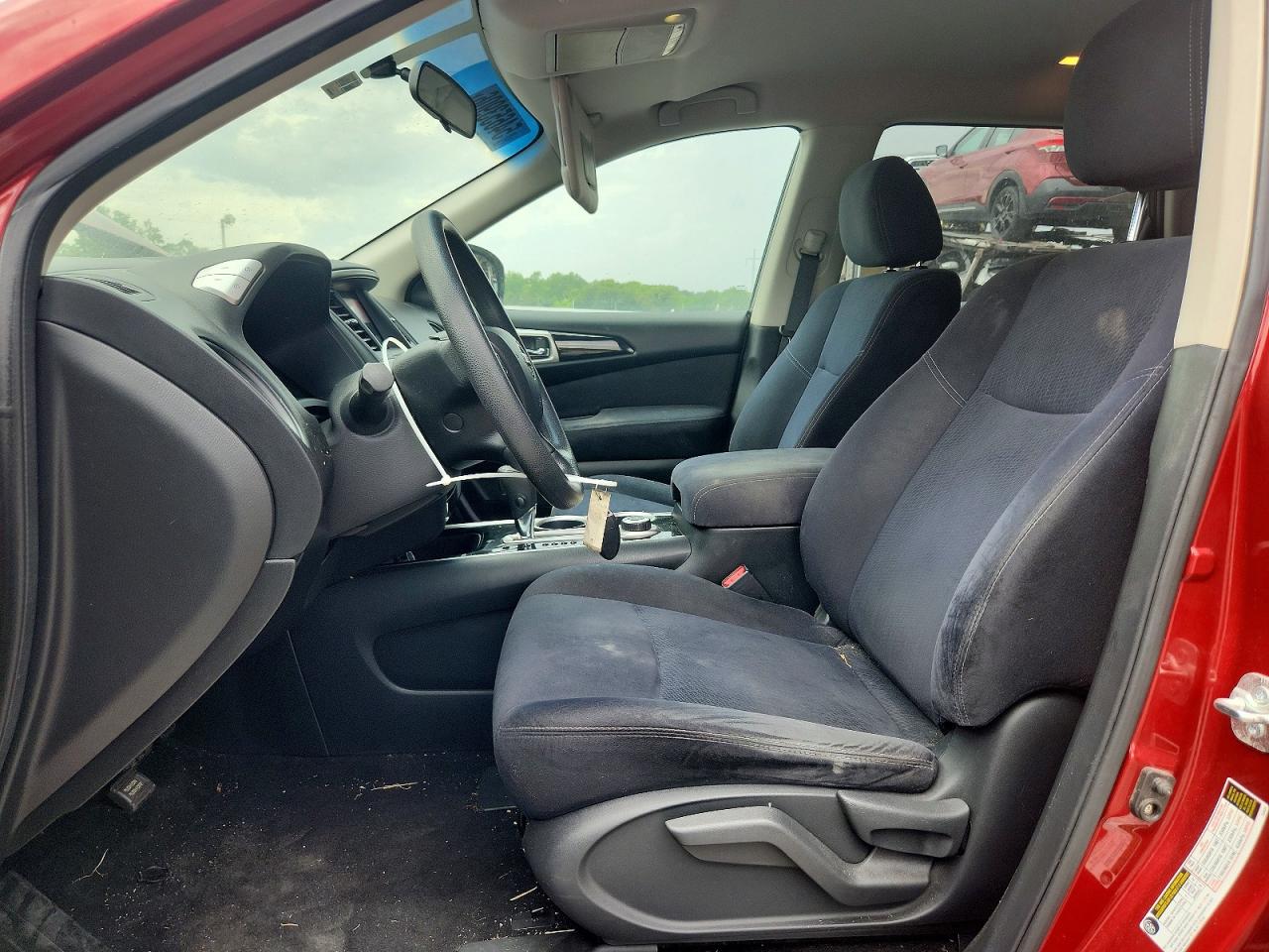 Nissan Pathfinder S