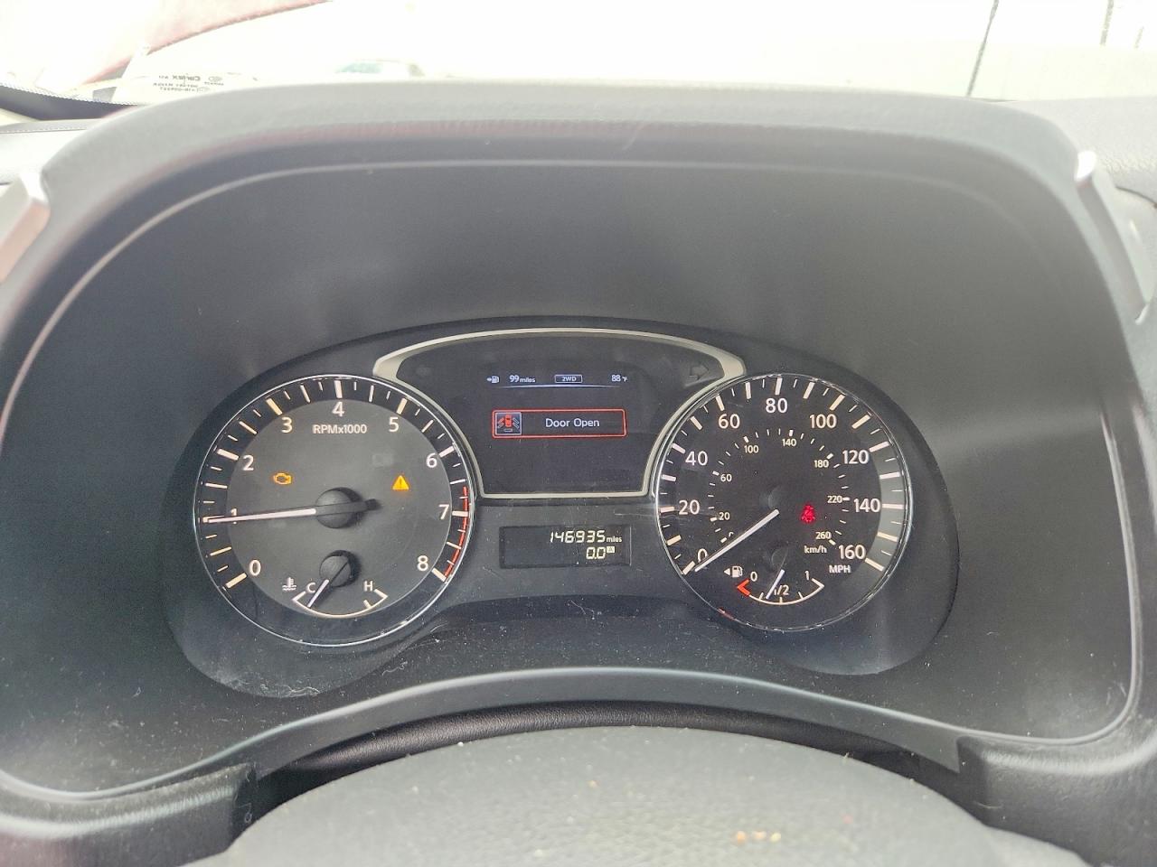 Nissan Pathfinder S