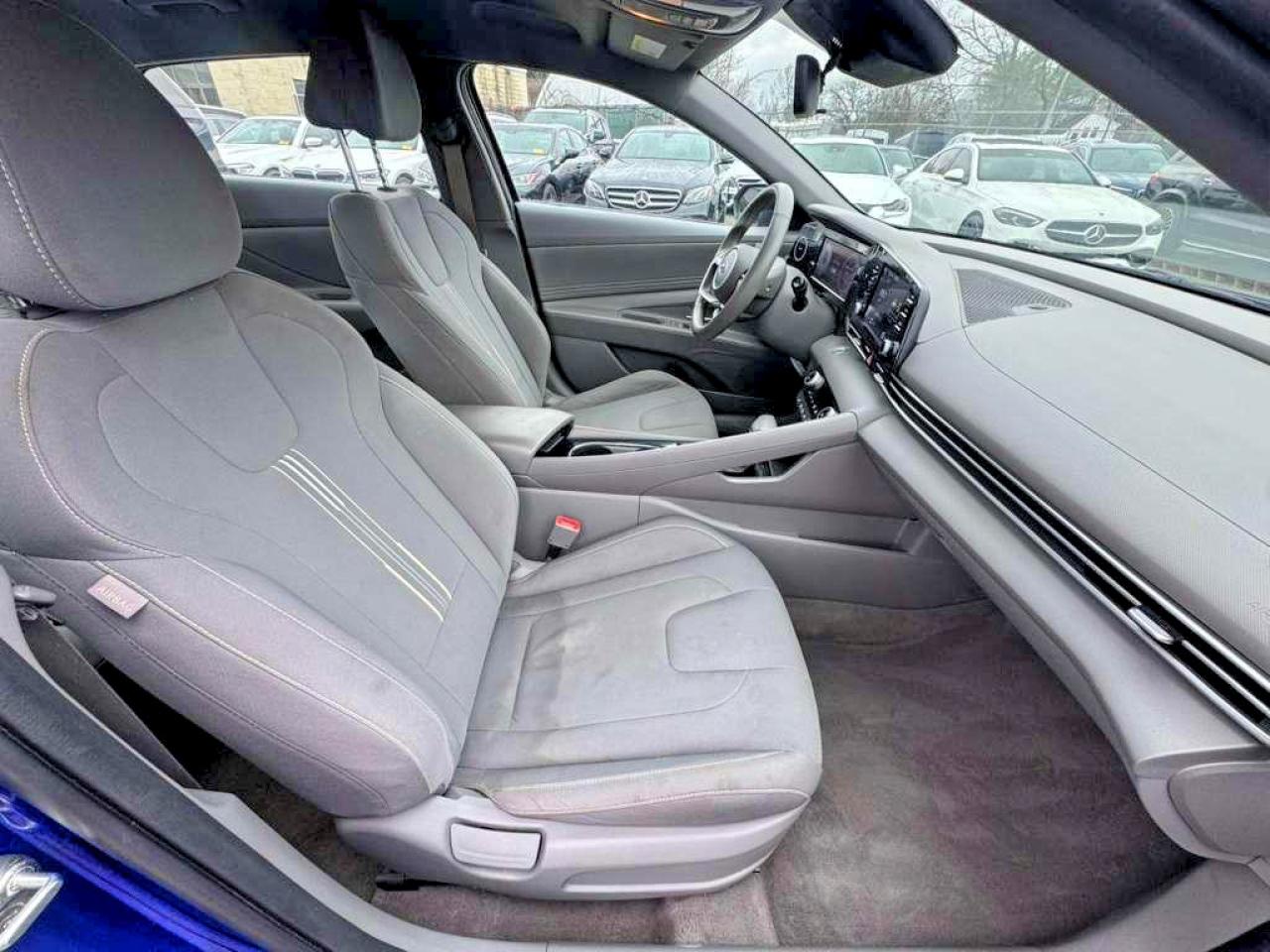 Hyundai ELANTRA Sel