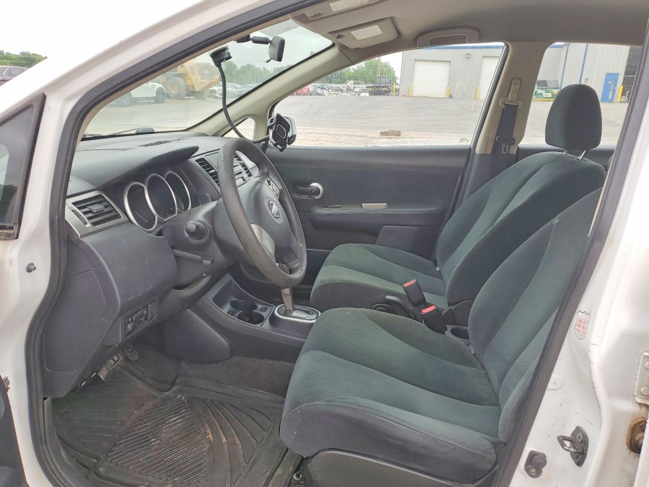 Nissan Versa 1.8 S