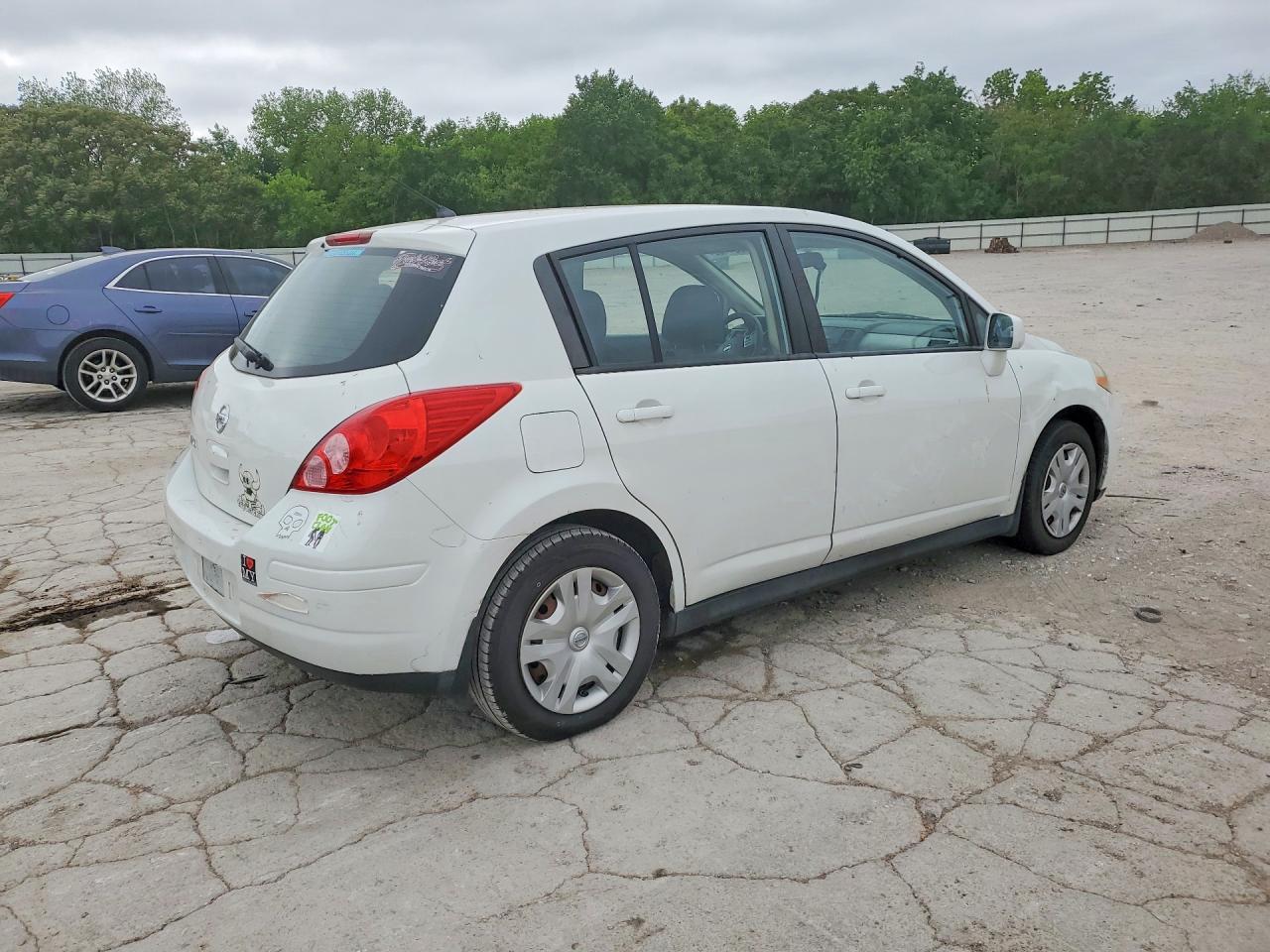 Nissan Versa 1.8 S