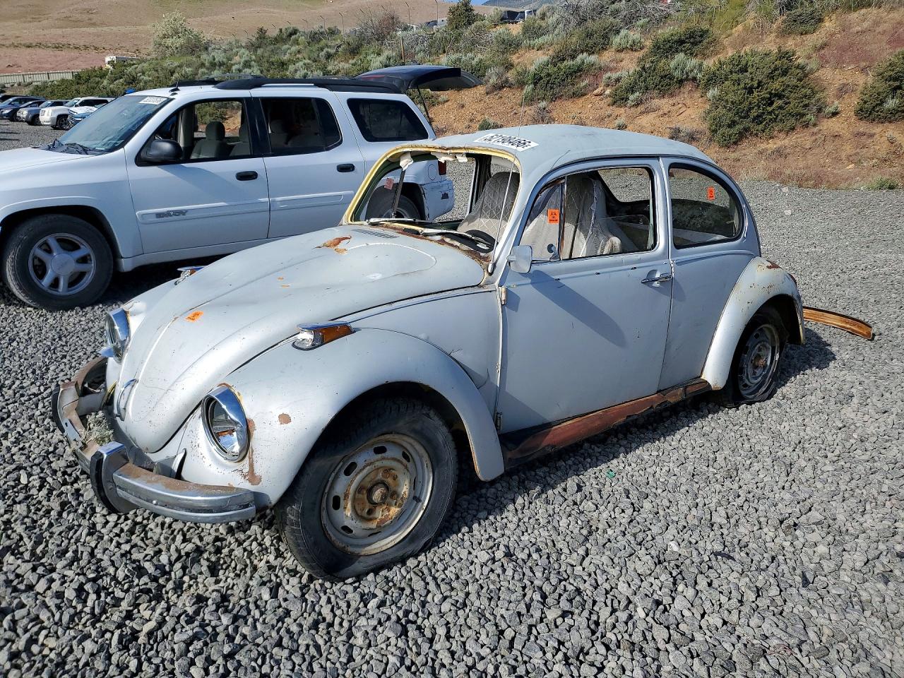 Salvage Volkswagen Beetle Image