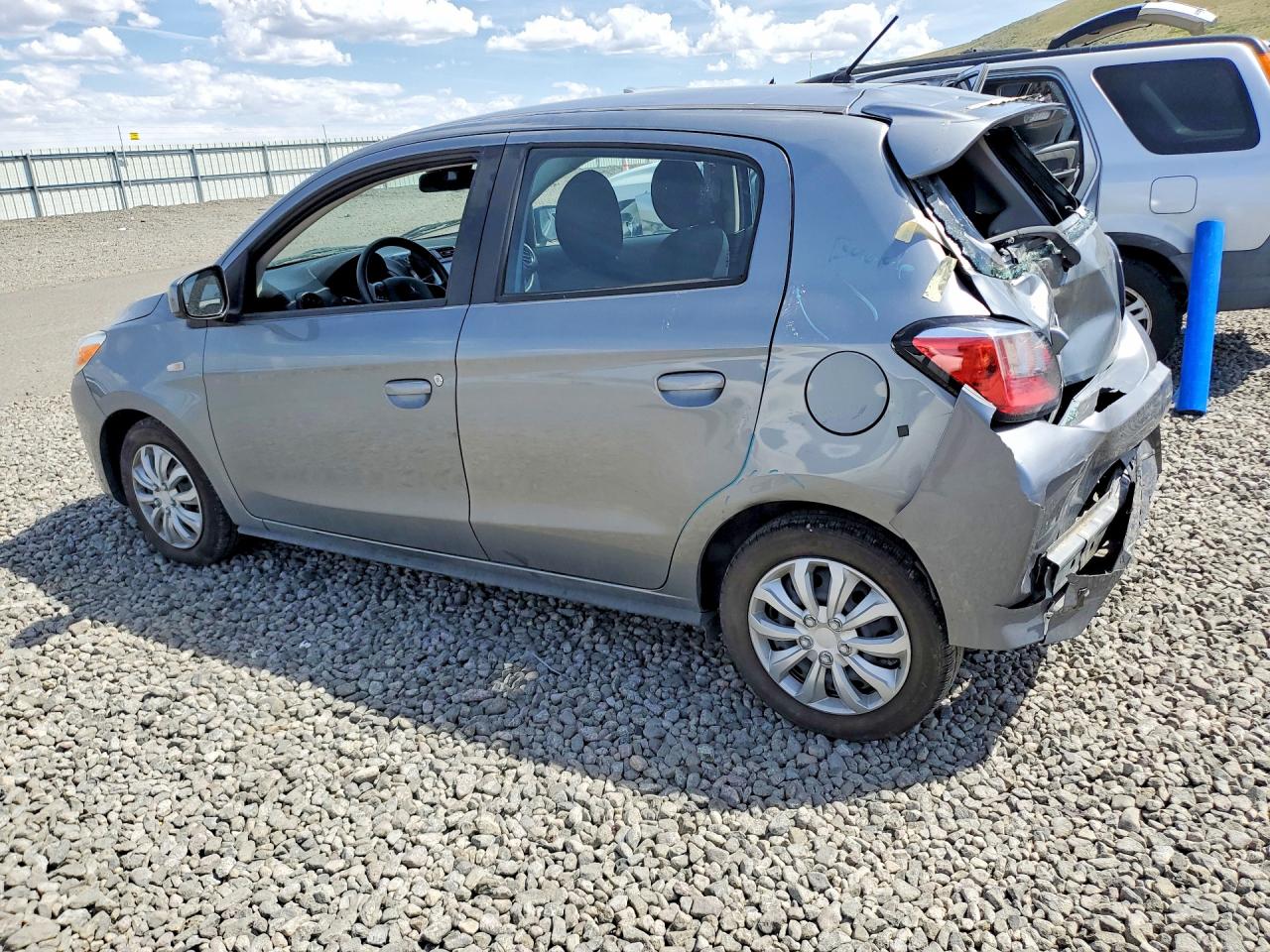 Mitsubishi Mirage Es
