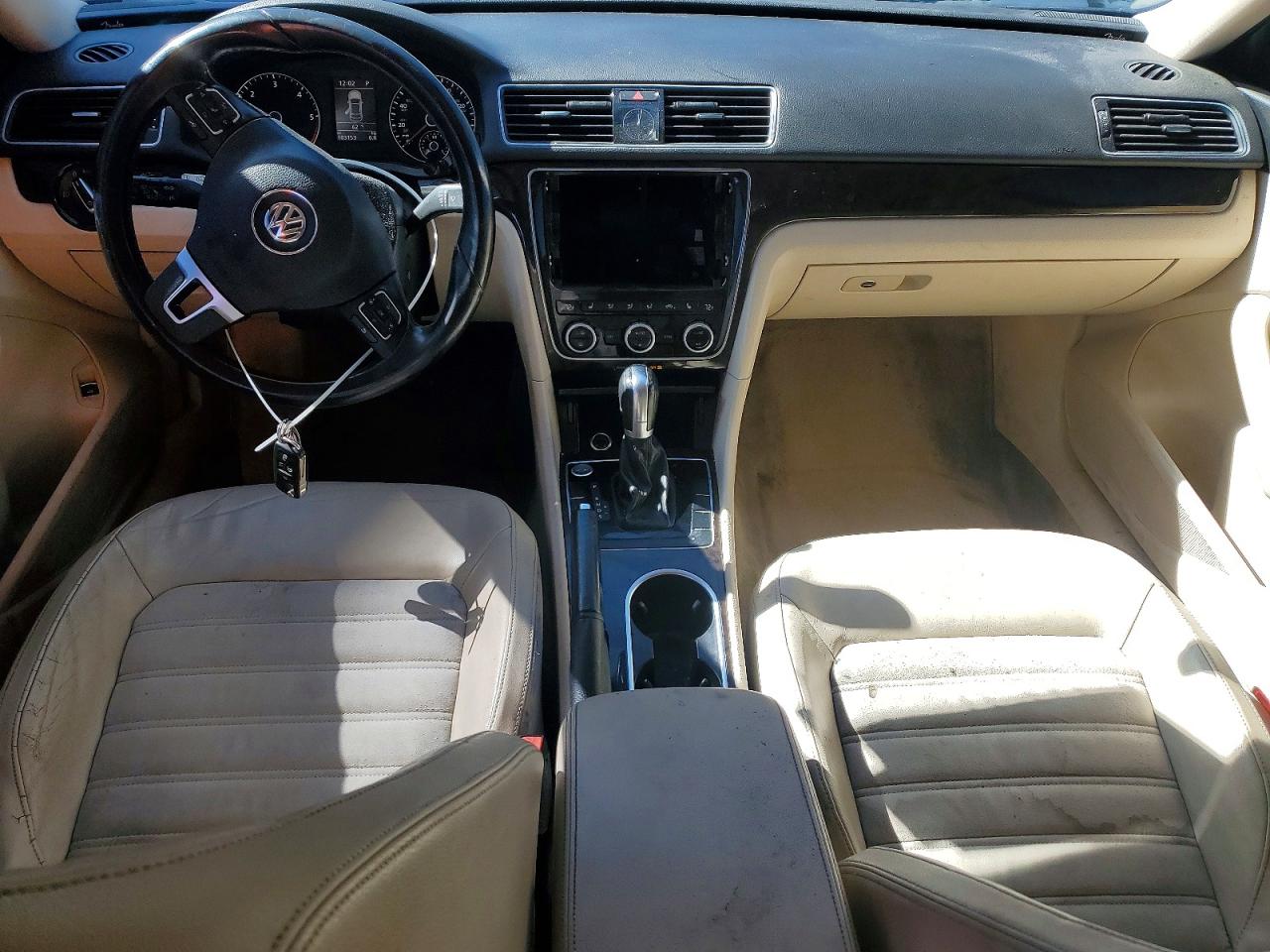 Volkswagen Passat Sel