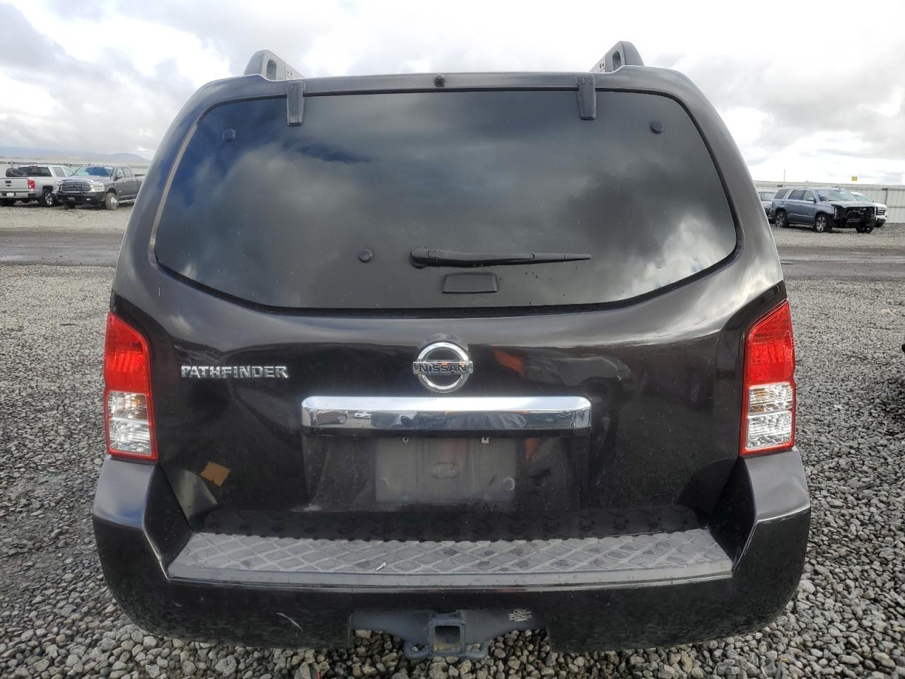 Nissan Pathfinder S