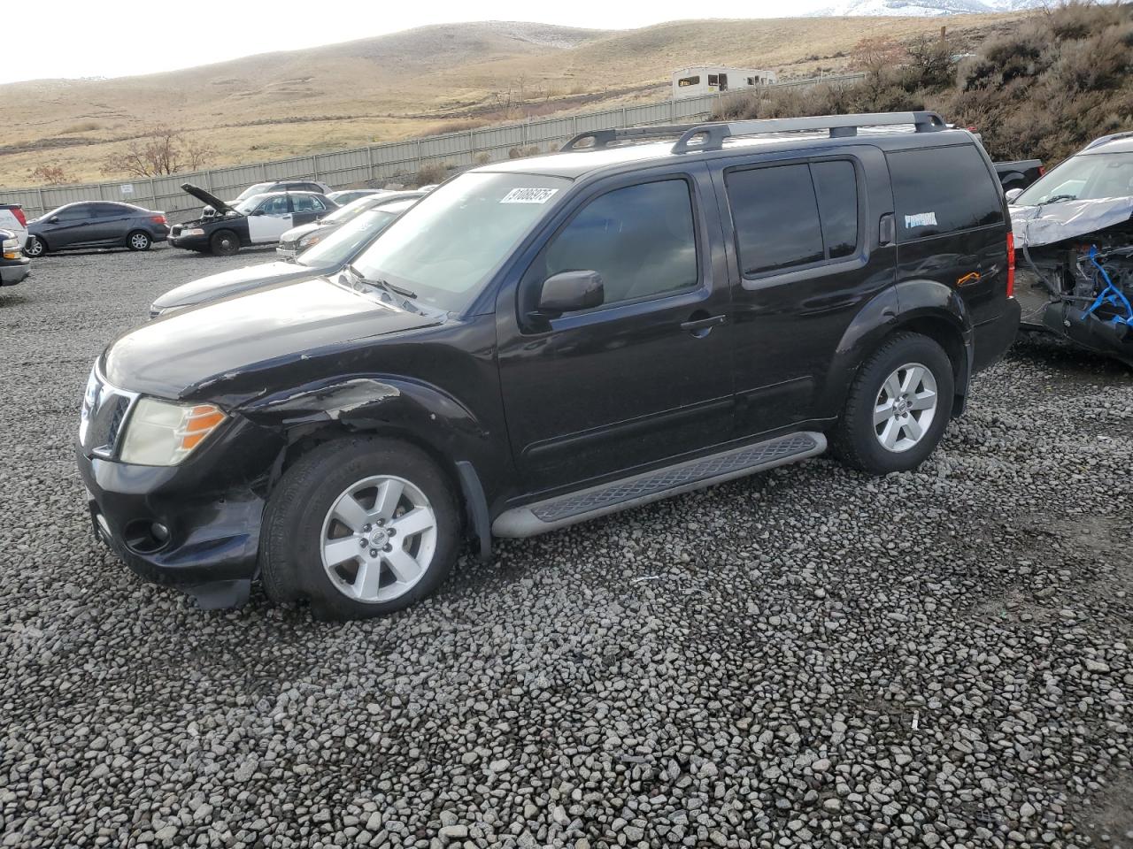 Salvage Nissan Pathfinder Image