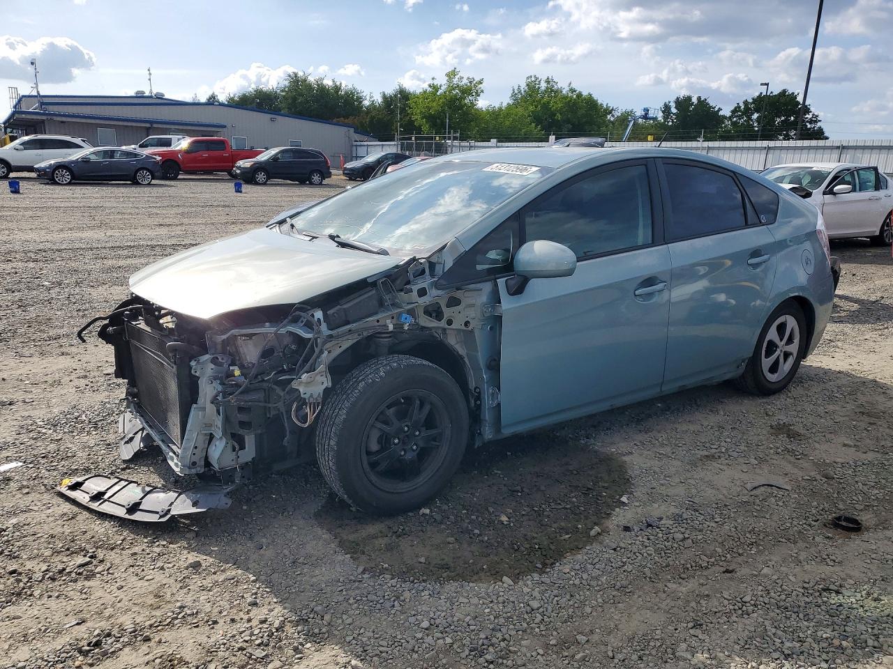 Salvage Toyota Prius Image